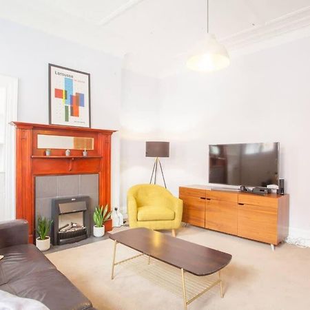 Modern, Light-Filled And Sleek West End Apartment Glasgow Exterior photo