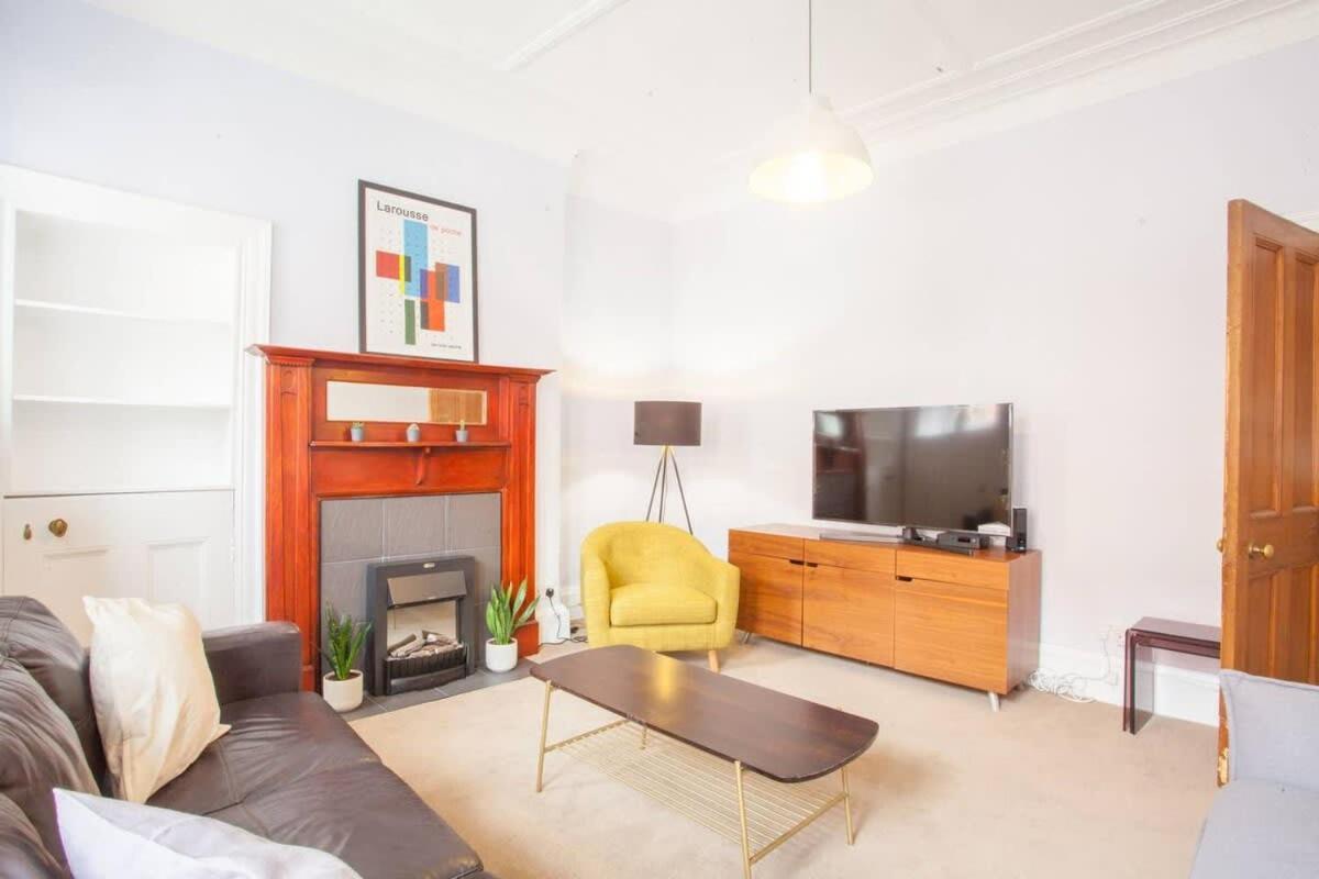 Modern, Light-Filled And Sleek West End Apartment Glasgow Exterior photo